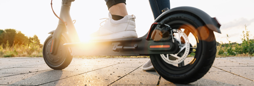 Trottinette électrique à grosse roue